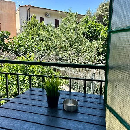 Seaside Escape Apartments - Poseidon Palaiá Fókaia المظهر الخارجي الصورة