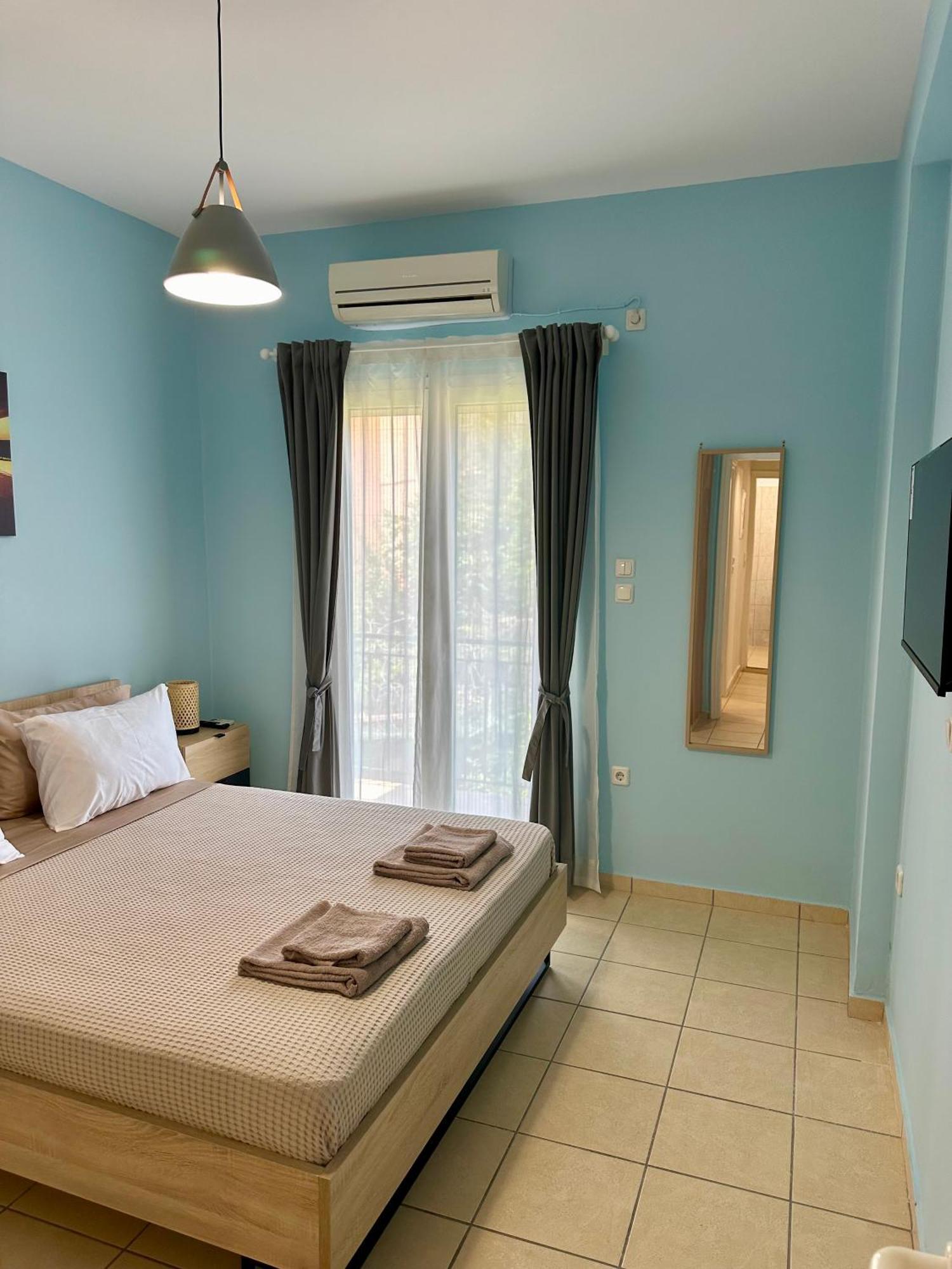 Seaside Escape Apartments - Poseidon Palaiá Fókaia المظهر الخارجي الصورة