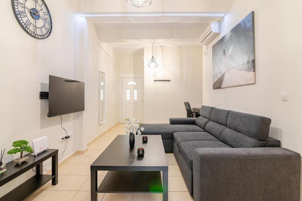 Seaside Escape Apartments - Poseidon Palaiá Fókaia المظهر الخارجي الصورة