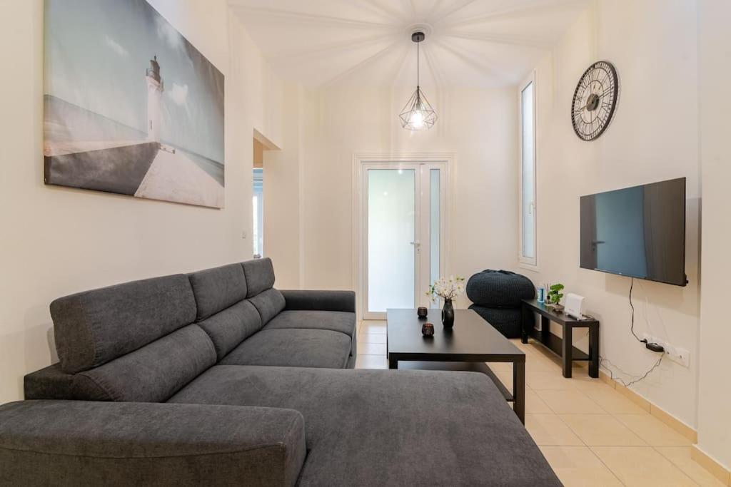 Seaside Escape Apartments - Poseidon Palaiá Fókaia المظهر الخارجي الصورة